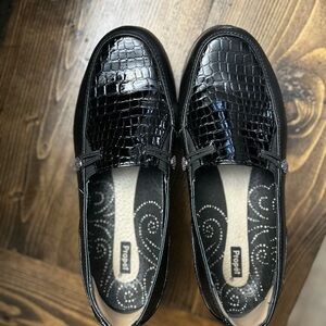 Propet Leather Comfort Loafer Slip-Ons Sz 6